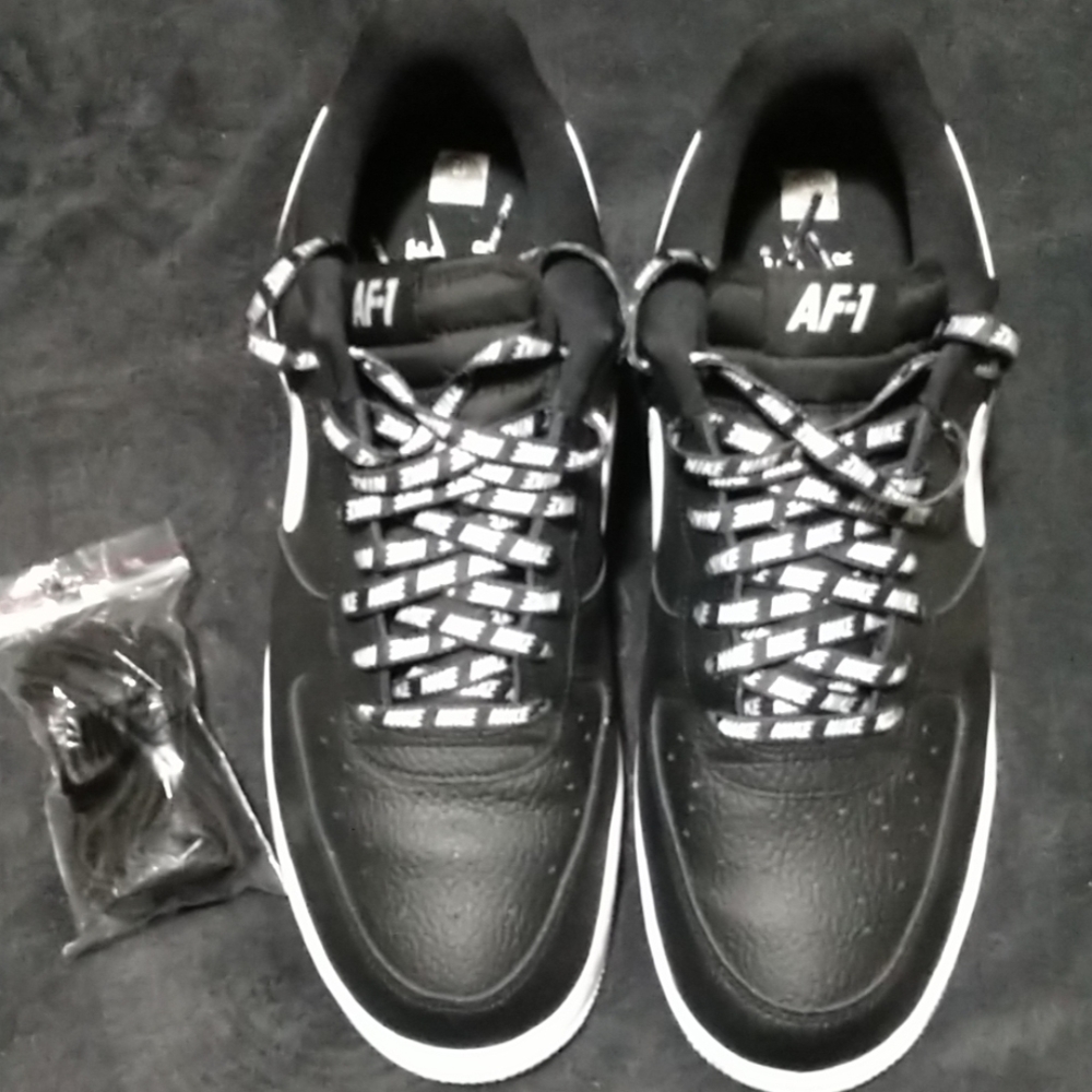 Nike Air Force One..NBA